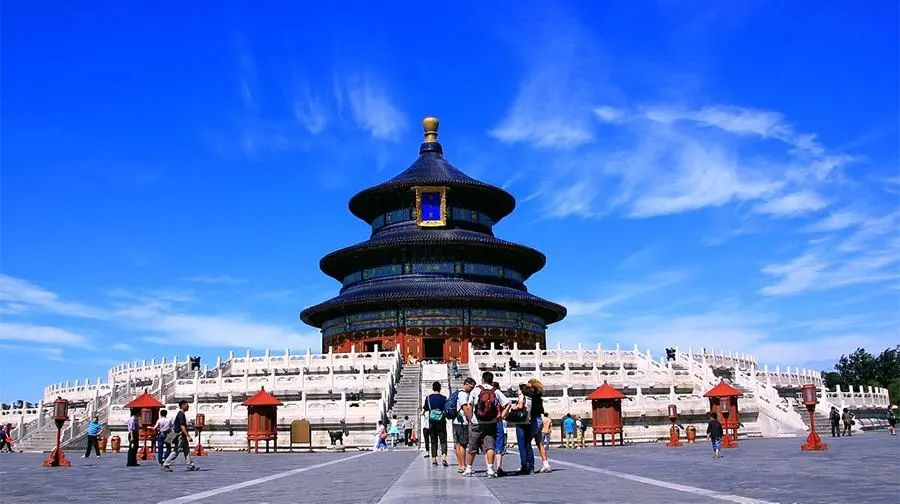 繁华街头独角戏，北京一隅的舞台沉思